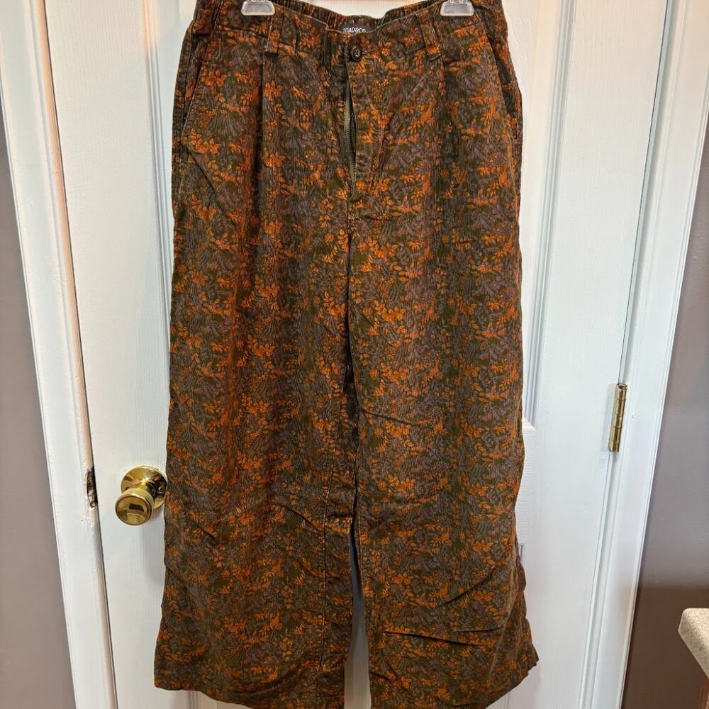 Cropped corduroy wide leg pants